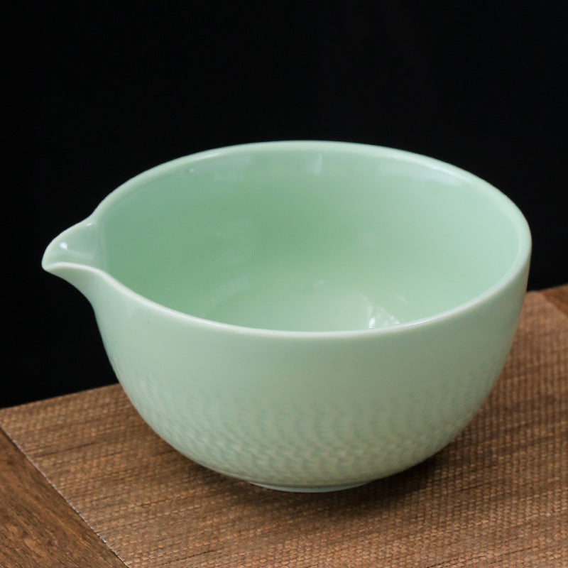 Japanese Matcha Bowl, Ceramic Bowl for Matcha,ceramic sgraffito pattern，18oz，With Pouring Spout